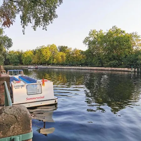 In Dargun Mit Schwimmbad, Cleaning Included Apartamento