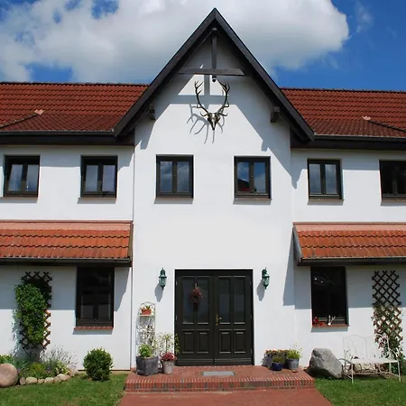 In Dargun Mit Schwimmbad, Cleaning Included